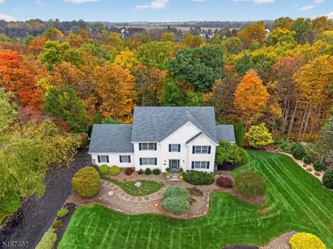 325 Greens Ridge Rd, Stewartsville, NJ 08886