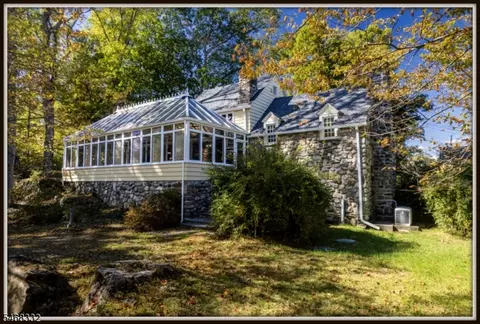 906 Ridge Rd, Newton, NJ 07860