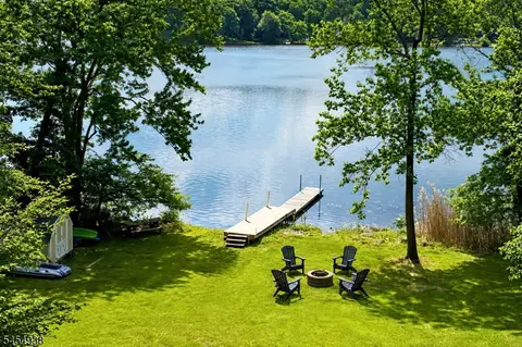 103 W Lake Shore Dr, Rockaway, NJ 07866