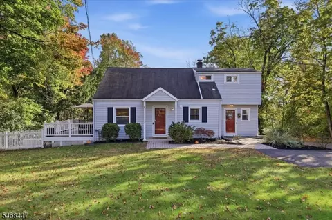 52 Lacey Ave, Gillette, NJ 07933