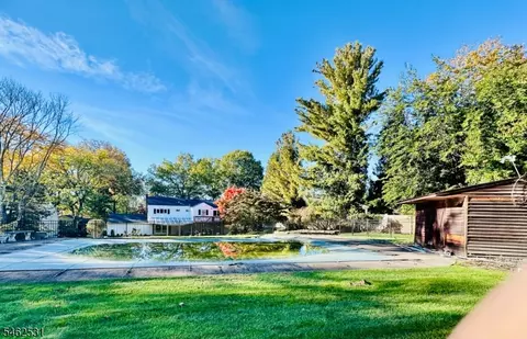 Exterior - 48 Seminole Ave, Wayne, NJ 07470 photo 8 of 10