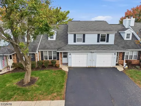 268 Edgeware Ct, Somerset, NJ 08873