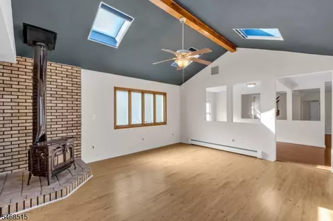 Living - 187 State St, Bloomfield, NJ 07003 photo 5 of 6