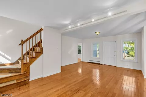 Living - 187 State St, Bloomfield, NJ 07003 photo 2 of 6