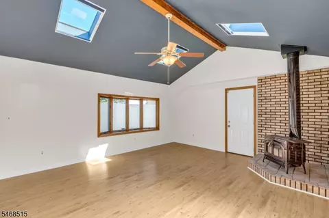 Living - 187 State St, Bloomfield, NJ 07003 photo 6 of 6