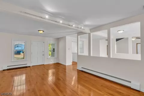 Living - 187 State St, Bloomfield, NJ 07003 photo 1 of 6