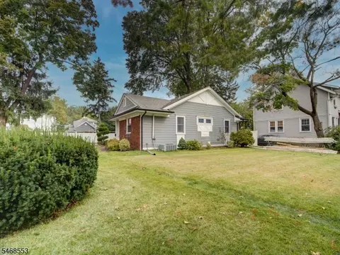 Exterior - 120 Louis St, Hackensack, NJ 07601 photo 3 of 3