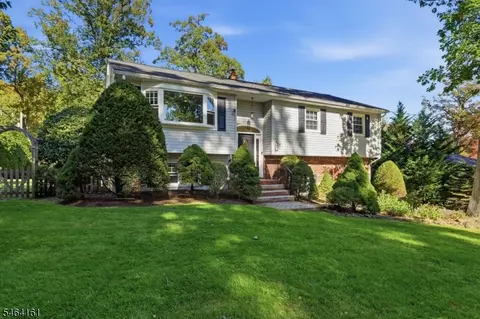 1 Arlington Dr, Denville, NJ 07834