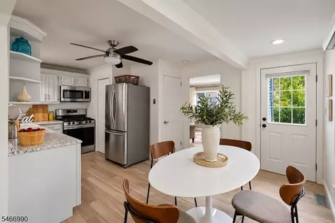 Dining - 686 Broad St, Bloomfield, NJ 07003 photo 2 of 2
