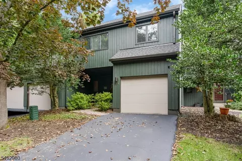 14 Carla Ct, Morristown, NJ 07960