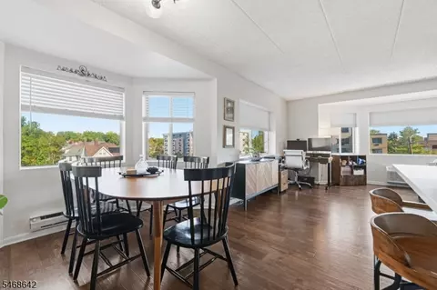 Dining - 290 Anderdon St #4N, Hackensack, NJ 07601 photo 3 of 4