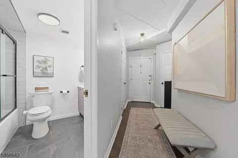Entry Way - 290 Anderdon St #4N, Hackensack, NJ 07601 photo 2 of 4