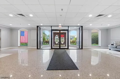 Entry Way - 290 Anderdon St #4N, Hackensack, NJ 07601 photo 4 of 4