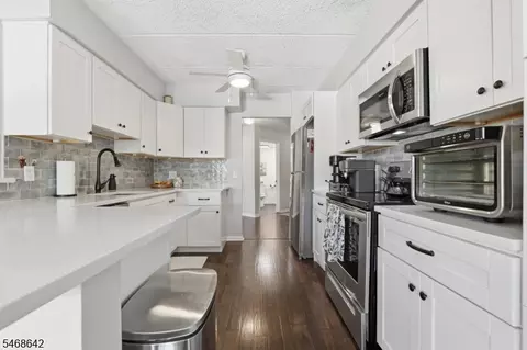 Kitchen - 290 Anderdon St #4N, Hackensack, NJ 07601 photo 4 of 7