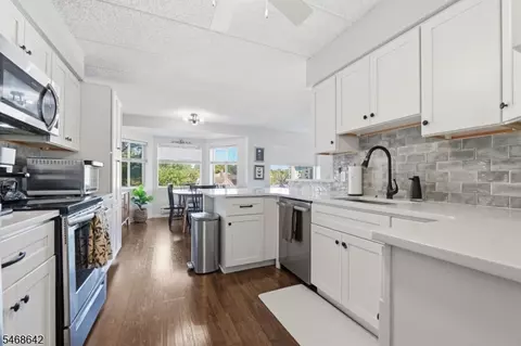 Kitchen - 290 Anderdon St #4N, Hackensack, NJ 07601 photo 2 of 7