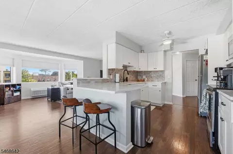 Kitchen - 290 Anderdon St #4N, Hackensack, NJ 07601 photo 6 of 7