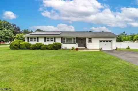 7 Bari Dr, Ledgewood, NJ 07852