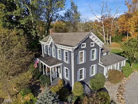 234 Califon Cokesbury Rd, Tewksbury Twp, NJ 07830