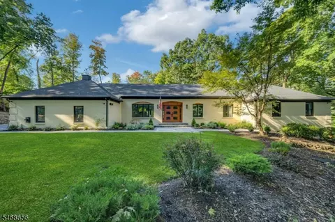 15 Sherwood Dr, Watchung, NJ 07069