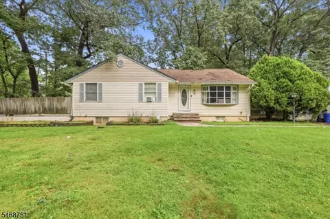 76 Page Dr, Oakland, NJ 07436