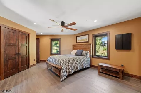 Bedroom - 87 Jackson Ave, Wayne, NJ 07470 photo 4 of 6