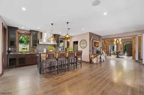 Entry Way - 87 Jackson Ave, Wayne, NJ 07470 photo 3 of 7
