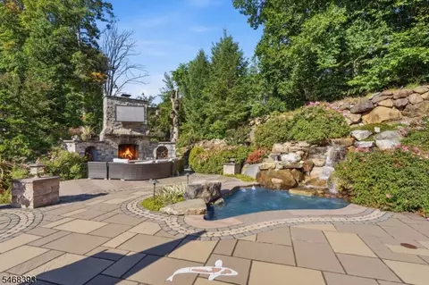Exterior - 87 Jackson Ave, Wayne, NJ 07470 photo 9 of 11