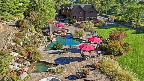 Exterior - 87 Jackson Ave, Wayne, NJ 07470 photo 11 of 11