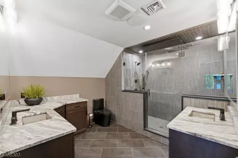 Bath - 87 Jackson Ave, Wayne, NJ 07470 photo 3 of 6