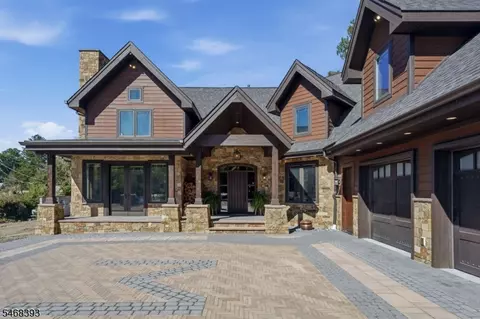 Exterior - 87 Jackson Ave, Wayne, NJ 07470 photo 2 of 11