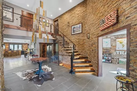 Entry Way - 87 Jackson Ave, Wayne, NJ 07470 photo 1 of 7