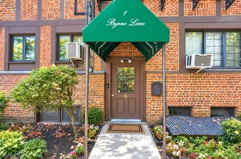 1 Byrne Ln #11, Tenafly, NJ 07670