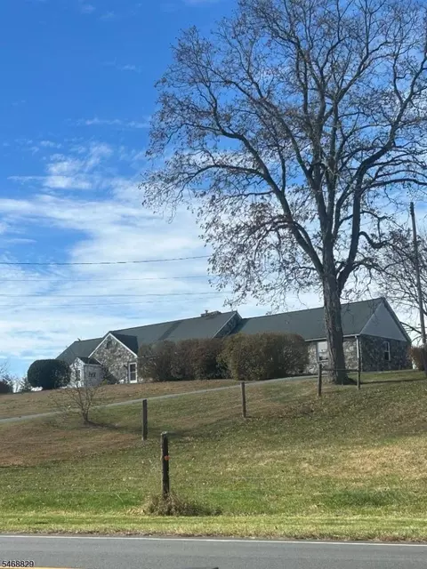 46 Mount Hermon Rd, Blairstown, NJ 07825
