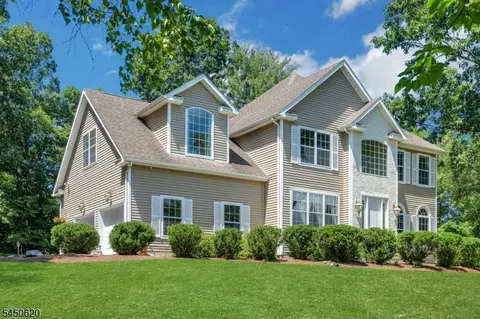 6 Sabine Ln, Franklin, NJ 07416