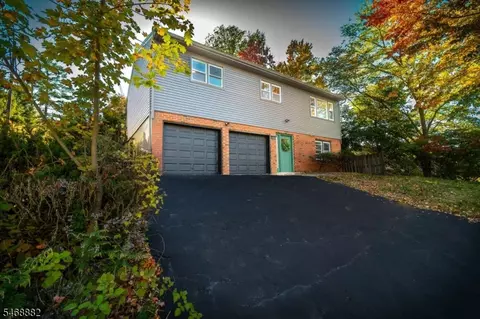 102 Brooklyn Mountain Rd, Hopatcong, NJ 07843