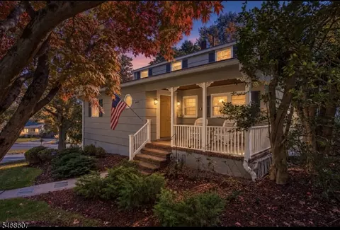 11 Cresthill Rd, Verona, NJ 07044