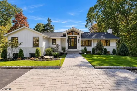68 Grover Ln, West Caldwell, NJ 07006