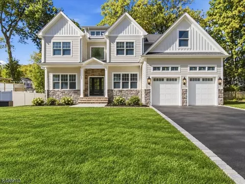 51 Winchester Rd, Livingston, NJ 07039