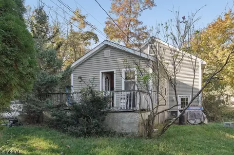 32 Northwestern Trl, Hopatcong, NJ 07843