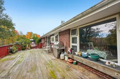 Exterior - 767 Berdan Ave, Wayne, NJ 07470 photo 2 of 6
