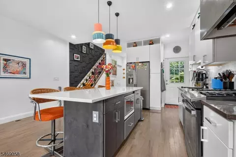 106 Astor Pl # A, Jersey City, NJ 07304