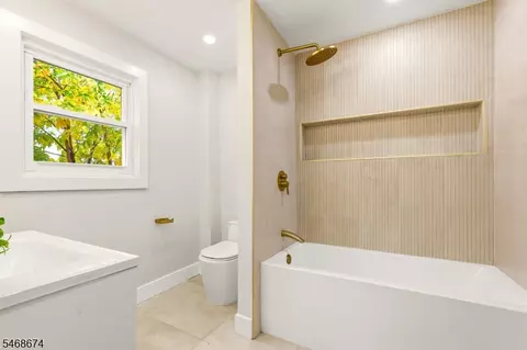 Bath - 62 Unity Ave, Newark, NJ 07106 photo 2 of 3
