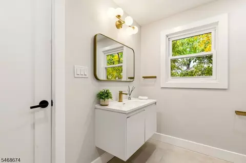 Bath - 62 Unity Ave, Newark, NJ 07106 photo 3 of 3