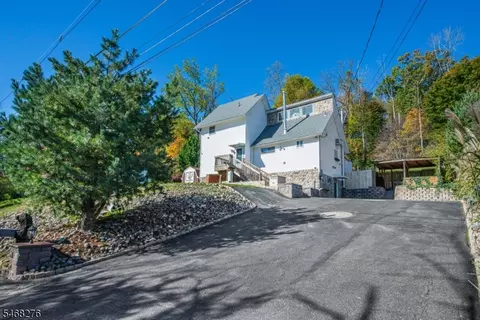 51 Zinnia Dr, Glenwood, NJ 07418