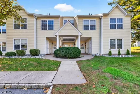 403 Hunt Dr, Milford, NJ 08848