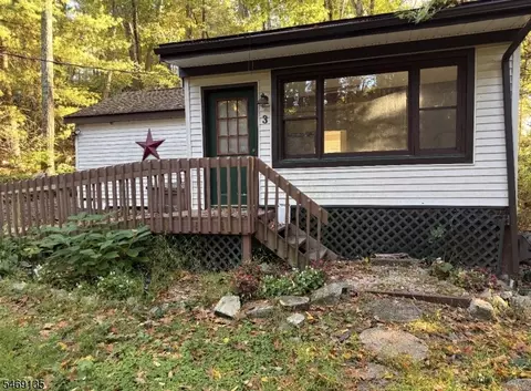 3 Pochuck Dr, Sussex, NJ 07461