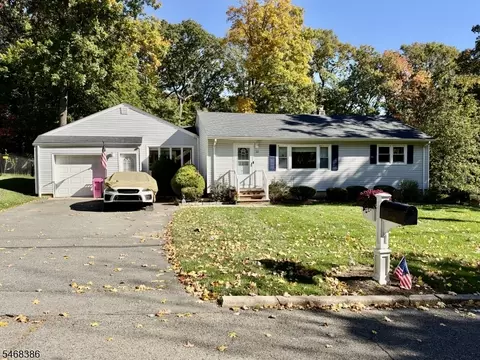 10 Cherry Ln, Randolph, NJ 07869