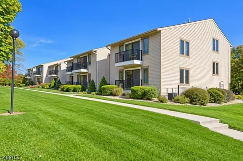 76 Sam Bonnell Dr, Clinton, NJ 08809