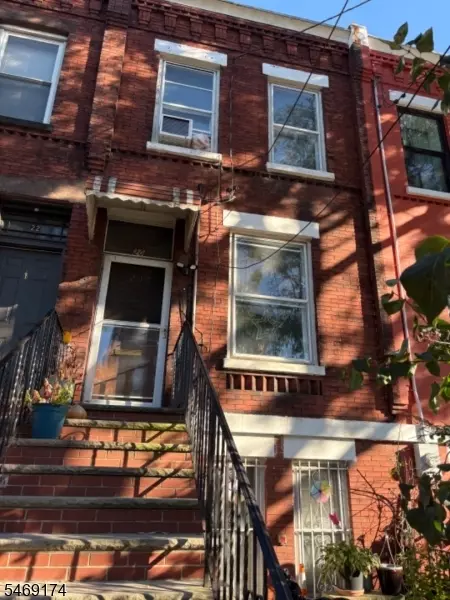 20 Crescent Ave, Jersey City, NJ 07304