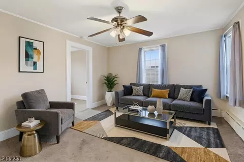 Living - 32 Summit Ave, North Plainfield, NJ 07060 photo 3 of 4